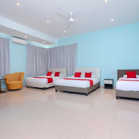 Oyo 90132 Come Inn Premium Kuala Terengganu Esterno foto