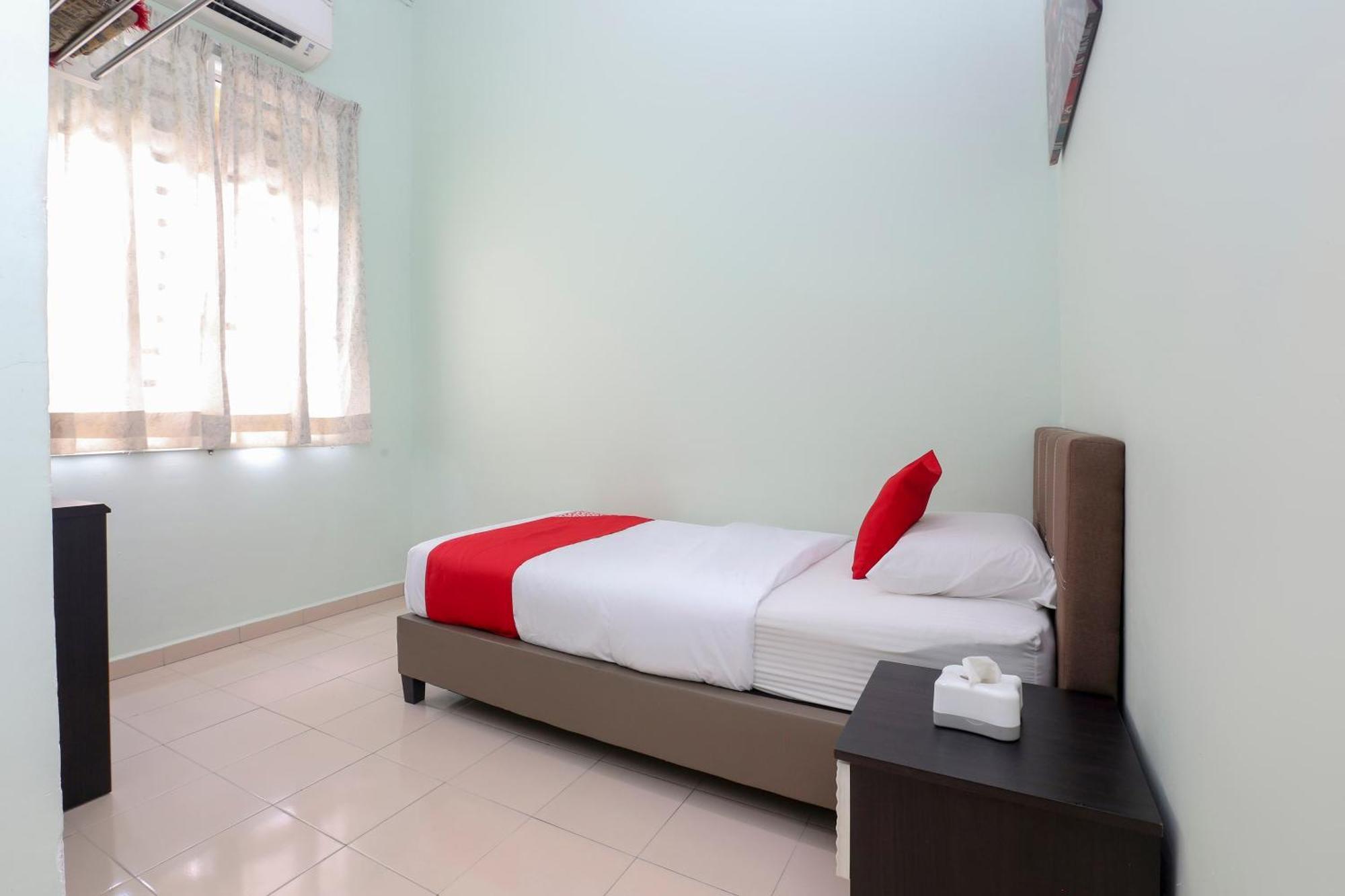 Oyo 90132 Come Inn Premium Kuala Terengganu Esterno foto
